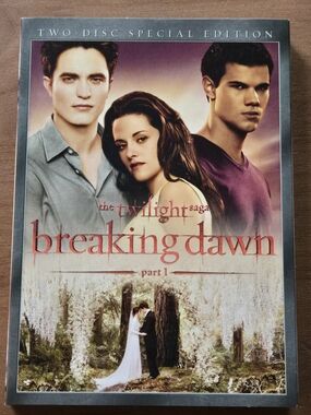 The Twilight Saga: Breaking Dawn Part 1 - Two-Disc Special Edition (Movie DVD)